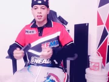 Live cam boy Indomitablebeast, 26 yrs – Hot Male Cams