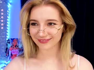 Internet_love_, 18 years old, GOAL: Playfully lick lips + sexy finger lick<3 [2 tokens remaining] Hello guys! Welcome to my room! Let's have fun and get to know closer #pregnant #lovense #Shy #18 #blonde, webcam photo