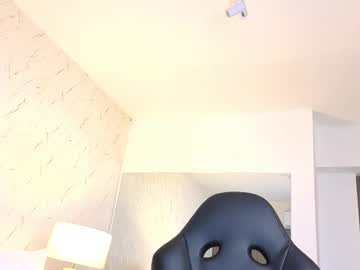 Isa__cute, 19 years old, GOAL: oil and my body naked [0 tokens remaining] hello guys, I'm isa. welcome to my room, we will have a great time together ???   #squirt  #new #latina #anal #lovense, webcam photo