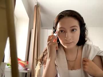 Isadorakalehuawehe, 19 years old, GOAL:stand up and show yourself?  Hi, my name is Hanna! I'm new here, it's my third day! #shy #New #18  #natural #teen [10 tokens remaining], webcam photo