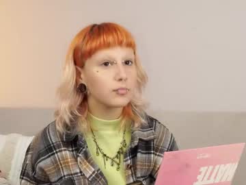 Isisvankirk, 18 years old, ?Goal: ?Draw heart on my cheek?Hi, im Chiara. Im #new and im so #shy , #young , #18 #redhead Help me reach Thumbs Up 10? [11 tokens remaining], webcam photo