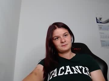 Izzyflame18, 18 years old, Join in my room! #boobs #ass #new #longlegs #teengirl, webcam photo