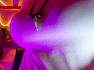 Hairy cam model Jade_wells, 19 yrs live now