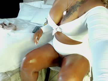 Jadee_j • milf • Colombia • public