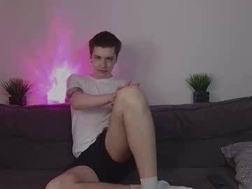 Live twink cam Jamesemb3r, age 19 yrs nude and streaming