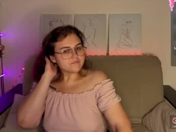 Janie_curvyy, 23 years old, GOAL: Lick lips [0 tokens remaining] Today is my first day here and I want to spend it with you?? #bbw #curvy #cute #18 #new, webcam photo