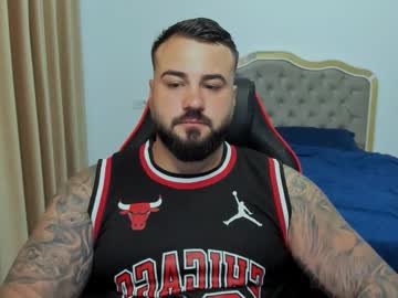 Muscle cam star Javicute4u, 30 yrs
