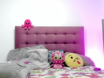 Squirting cam girl Jessfortune age 20 yrs live now