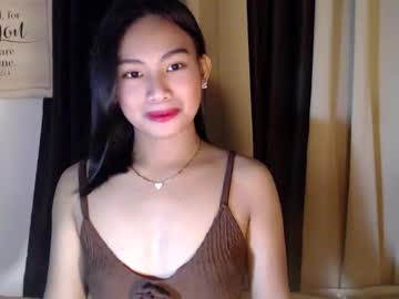 Skinny Asian cam girl Jeysyn_ramos69 live in HD
