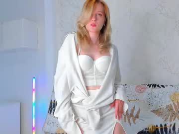 Joanbyron, 18 years old, GOAL:take off this damn shirt :3e #18 #new #shy #cute #blonde Hi guys, I'm here the first day and really want to find warm communication, will you help???? [35 tokens remaining], webcam photo