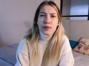 Jolyndeb, 18 years old, Goal: ?Show funny face?  Hi ! This is my first day here! #shy #new #skinny #teen #cute [20 tokens remaining], webcam photo