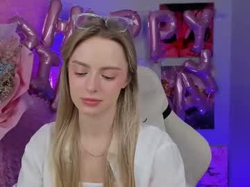 Juliabrewwer, 20 years old, 500 subscribers coming soon #blonde #shy #young #feet #findom, webcam photo