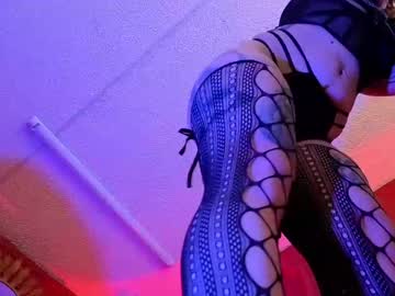 Julieta_russell • strapon28y • HELL ?? • public