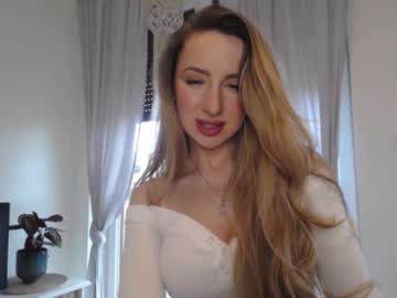 Juliettesensual • materialwife31y • Germany • public