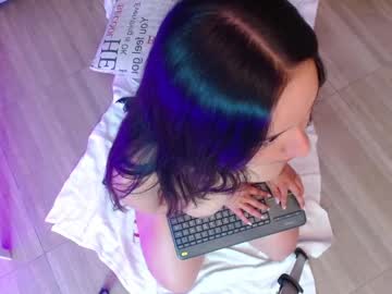 Juniper_hill, 18 years old, Spank my ass and tits ?? #deepthroat #18 #latina #saliva #bigass, webcam photo