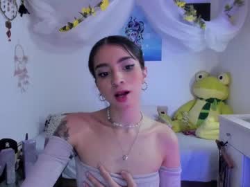 Squirting cam girl Justmia_ age 27 yrs live now
