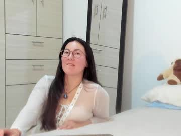 Skinny Asian cam girl Kaguyahara live in HD