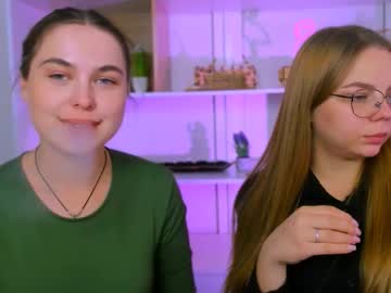 Kaisy_fair, 19 years old, GOAL: Dance [295 tokens remaining] Welcome to my room! #feet #shy #18 #teen #new, webcam photo