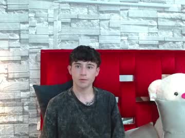 Kamo_xx, stand up and show big cock -- #slave #latino #petite #newmodel #sexyboy, webcam photo