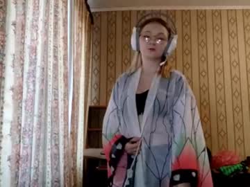 Karicynthia, 18 years old, GOAL >Make me smile ;3< #new #18 #blond #cute #shy [1 tokens remaining], webcam photo