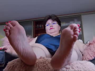 Karyqueen • hairylegs48y • Bucuresti, Romania • public