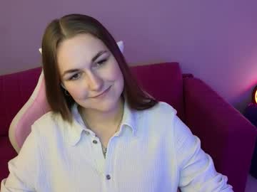 Katiewarrd, 18 years old, Remove the shirt ?? [199 tokens left] Hello everyone, this is my second day here, let's get acquainted ! #new #18 #shy, webcam photo