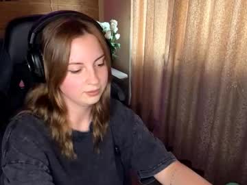 Keithegersdorf, 18 years old, Hello guys ^my name is     Miranda ^ ?Welcome to my room ?^ #new #shy #natural #18 #teen Goal: dance [0 tokens remaining], webcam photo
