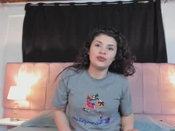 Kelly_gv, show boobs [46 tokens left] Hii guys, Let's have some fun?? #latina  #new #teen #, webcam photo