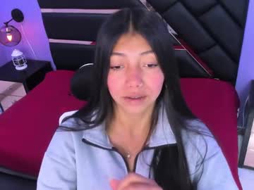 Squirting cam girl Kimberlyvillalobos age 19 yrs live now