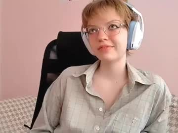 Kimbrawinkle, 18 years old, Goal: Unbutton one more button : Hi, I`m Emy, and I`m #new here #teen #young #18 #natural [33 tokens remaining], webcam photo