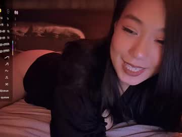 Squirting cam girl Kimmy_chi age 31 yrs live now