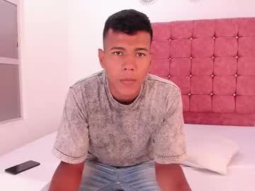 Live cam boy Kingstark_, 18 yrs – Hot Male Cams