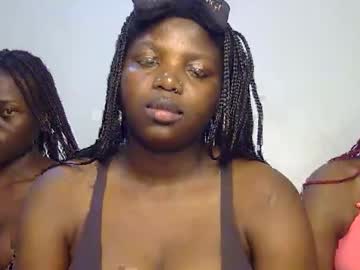 Kinky_lola1, 23 years old, twerk [200 tokens left] #new #ebony #lesbian #bigboobs #squirt, webcam photo
