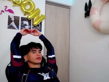 Kiss_whitee, 20 years old, Welcome to my room! - Goal: My first Goal (naked) [99 tokens left] #twink #anal #gay #cute #young, webcam photo