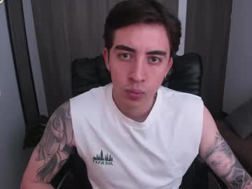 Muscle cam star Kissme_imfamous