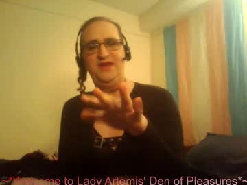 Kitsuneartemis • gothqueen41y • Alberta, Canada • public