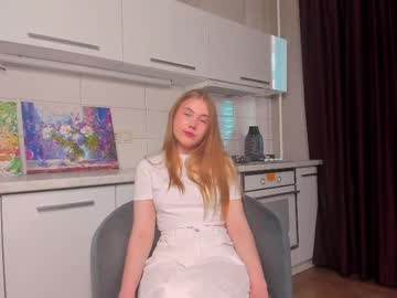 Kittyblond, Goal - Tease you with my hair + eye contact | Hey! I am Leila #shy girl #18 and i am #new here | It is my first day here| Lets have fun together | #french #skinny [20 tokens remaining], webcam photo