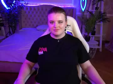 Best Female Sex Cams model Kristimoons live now