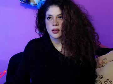 Squirting cam girl Laura_fountain_ age 32 yrs live now