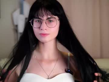 Laureljarrar, 18 years old, Goal:Masage boobs  ? #new #18 #petite #shy #cute [299 tokens remaining], webcam photo