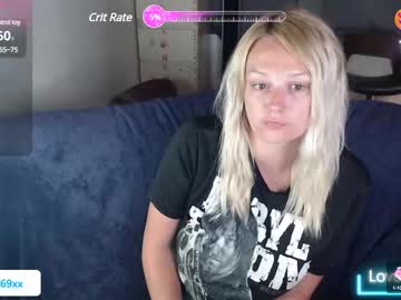 Best Female Sex Cams model Laurynrox live now