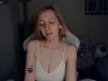 Leah__gotty, 21 years old, Current Goal: Sexy dance at 200 tokens -- Hey, I'm Leah :) Lets have fun together! ^^ #shy #pvt #natural #young #lush, webcam photo