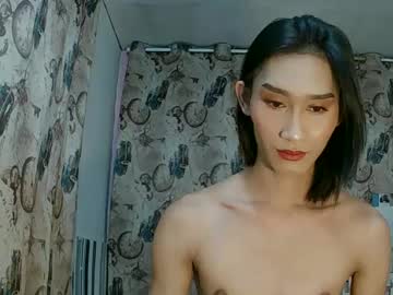 Catch me live as Lennonxshit, age 33 yrs in premium male cam shows