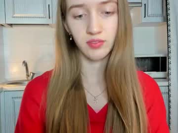 Leslie_my_lovee, 20 years old, Goal: ??take off my shirt? #blonde #nonude #fit #young #mistress, webcam photo