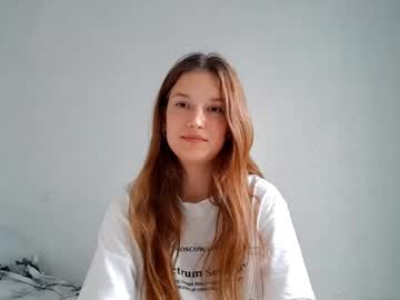 Lesliekaku, 18 years old, goal: show outfit :3 | this is my first day! how are you? #new #shy #18 #bigboobs #young [32 tokens remaining], webcam photo