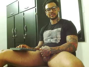 Muscle cam star Lewisstrong