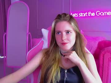 Lexireadway, 19 years old, ?Hello! I’m the #new Lexie? How about a #sexy #dance, #teasing and #talking on any topic?? I’m willing to support any of your ideas as long as they’re #nonude ? Your tips motivate me ? [500 tokens re, webcam photo