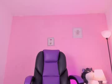 Liaamoretzz, 18 years old, show tits #bigboos #18 #bigass #fuckmachine [0 tokens remaining], webcam photo