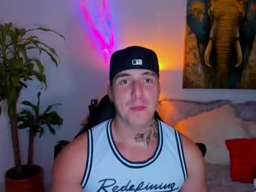 Live gay cam model Liam_oficial23 yrs streaming now in HD