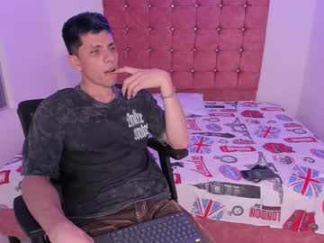 Liam_storm7, 21 years old, GOAL: slap in my face [25 tokens remaining] Welcome to my room! #18 #new #muscle #master #young, webcam photo